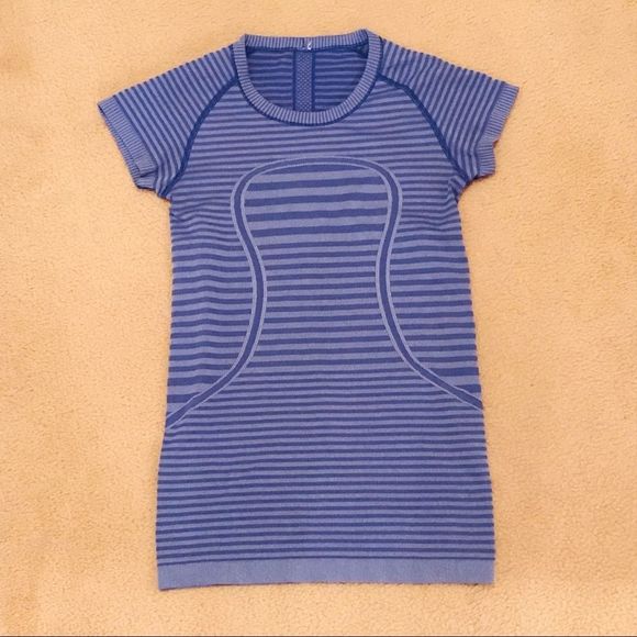 Lululemon workout top